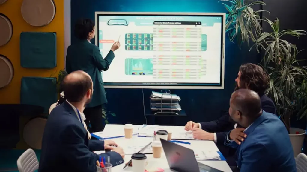 Operations manager develops sales strategies and targets